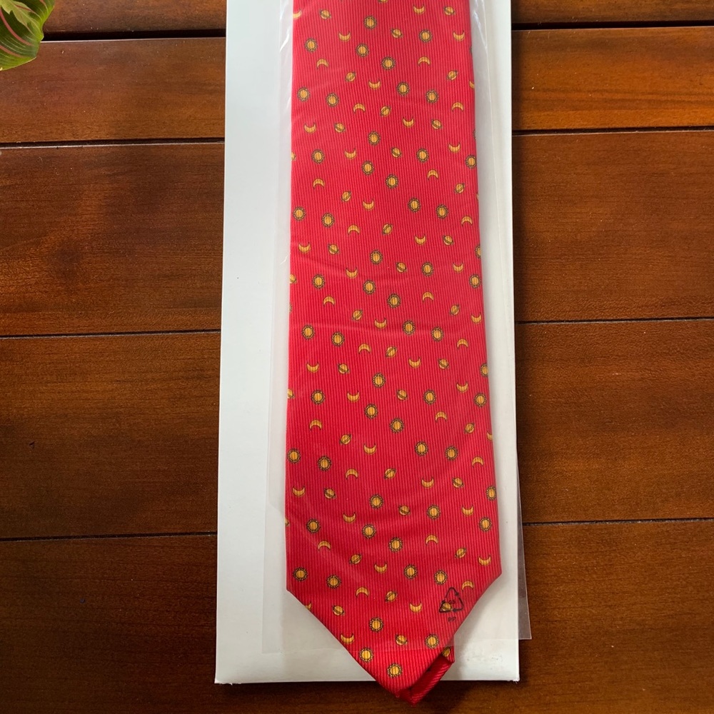 Gorgeous and fun made in Italy tie